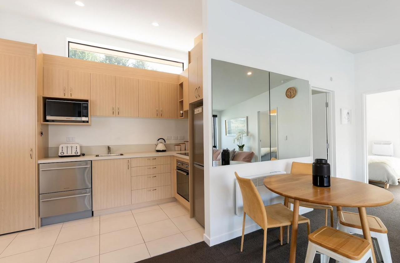'Lakelife' Lake Front Apartment Queenstown Exteriör bild